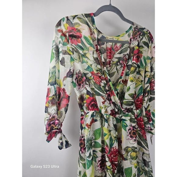 Women's szM, Haani beautiful floral wrap dress - Picture 3 of 8